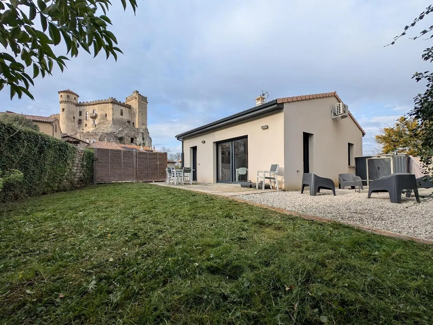Villa Privative Avec Jardin - 15 Min Valence Châteaubourg 0*,  Franciaország
